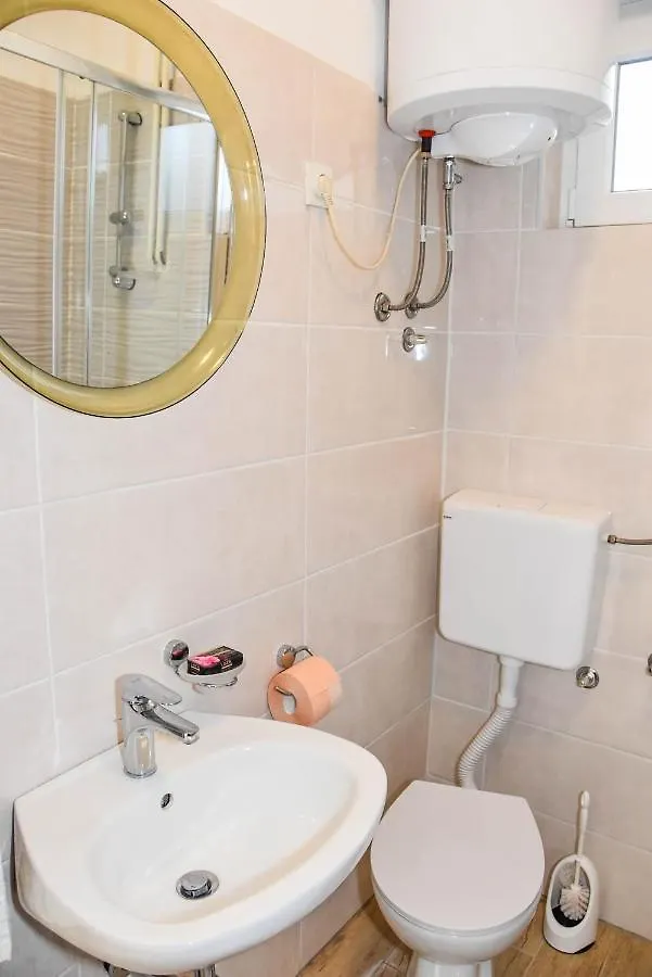Apartment Tara 比奥格勒·纳·莫鲁 0*,